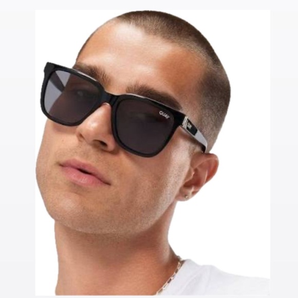 QUAY WIRED MEDIUM BLACK/SMOKE POLARIZED SUNGLASSES UNISEX - Picture 2 of 8